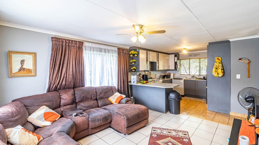 5 Bedroom Property for Sale in Brackenhurst Gauteng