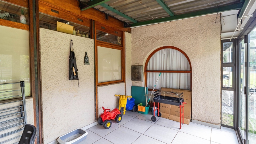 5 Bedroom Property for Sale in Brackenhurst Gauteng