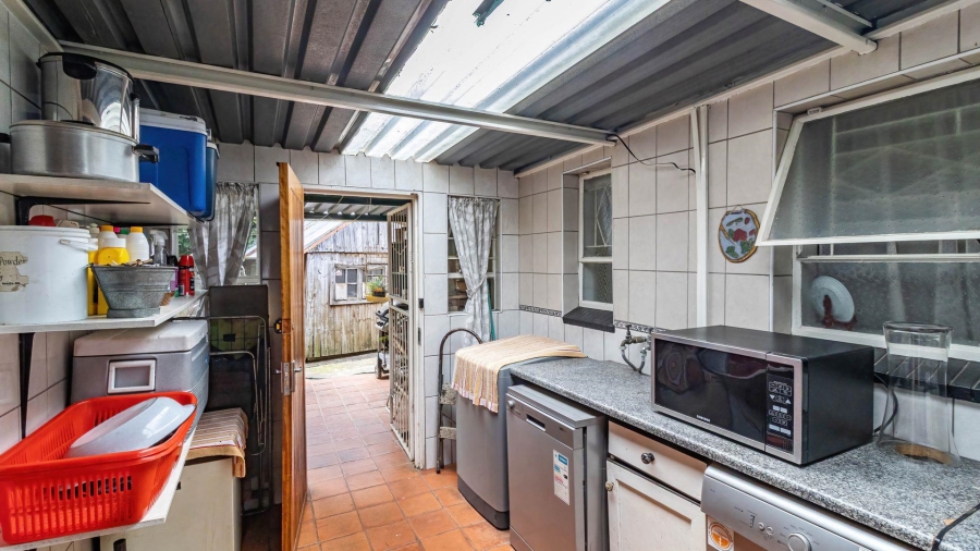 5 Bedroom Property for Sale in Brackenhurst Gauteng