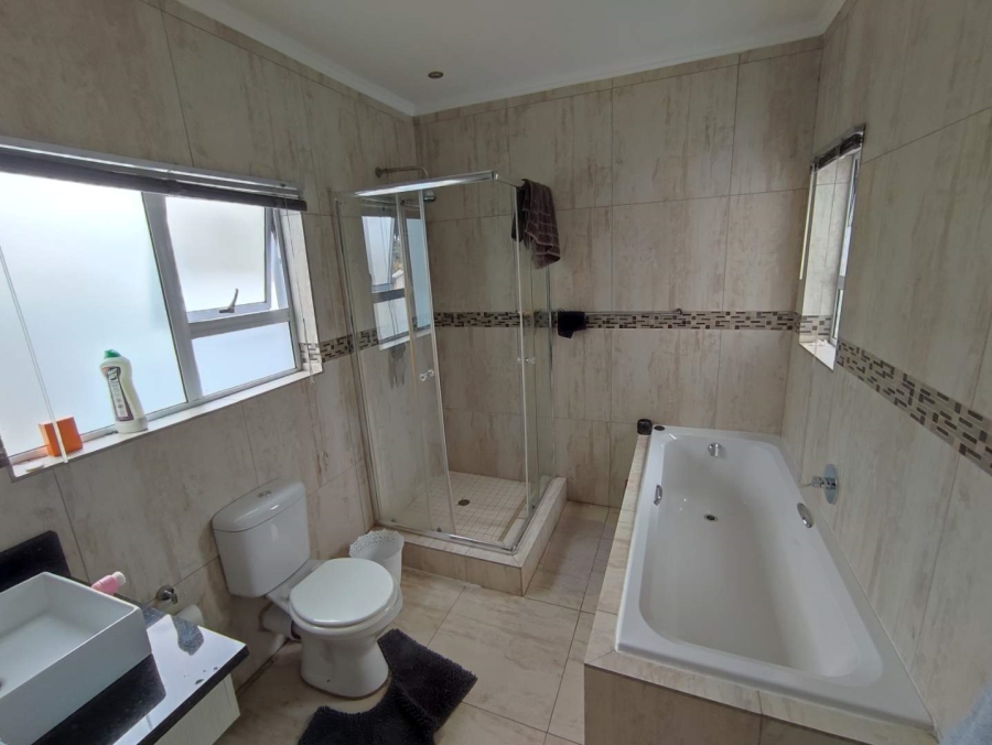 4 Bedroom Property for Sale in Rua Vista Gauteng