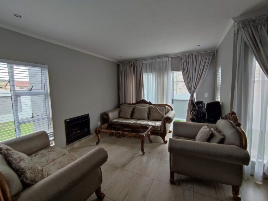 4 Bedroom Property for Sale in Rua Vista Gauteng