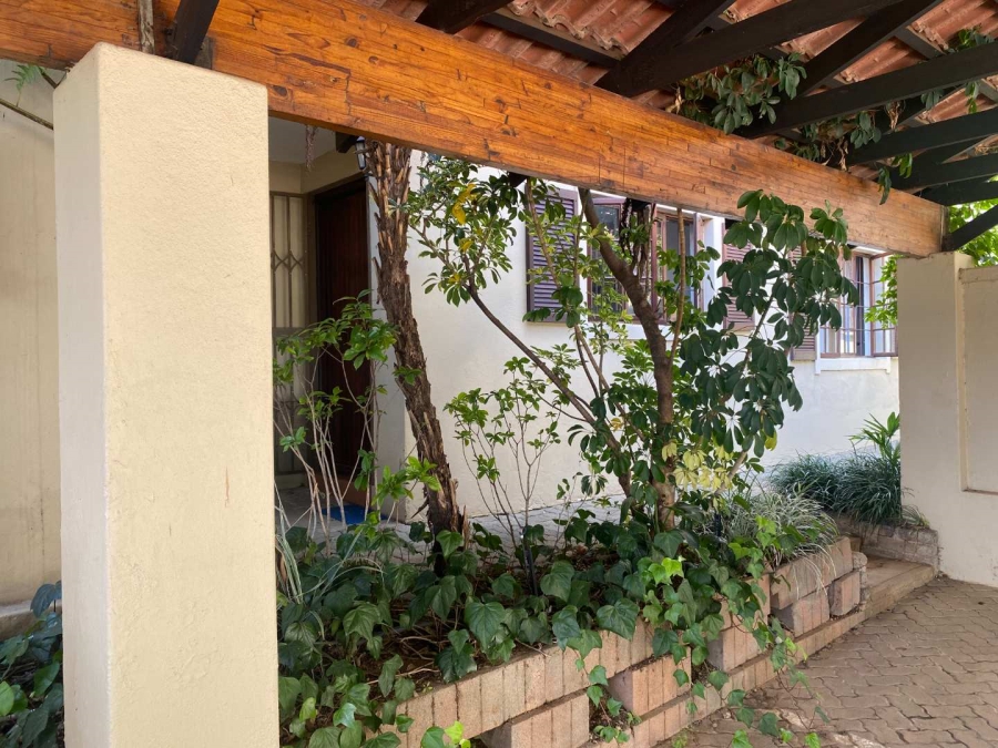 2 Bedroom Property for Sale in Morningside Hills Gauteng