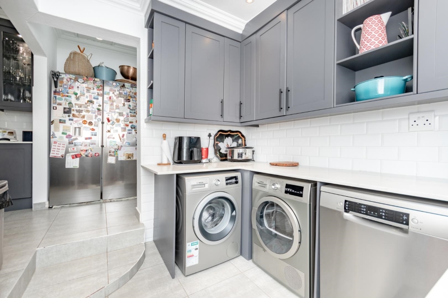 To Let 4 Bedroom Property for Rent in Rivonia Gauteng