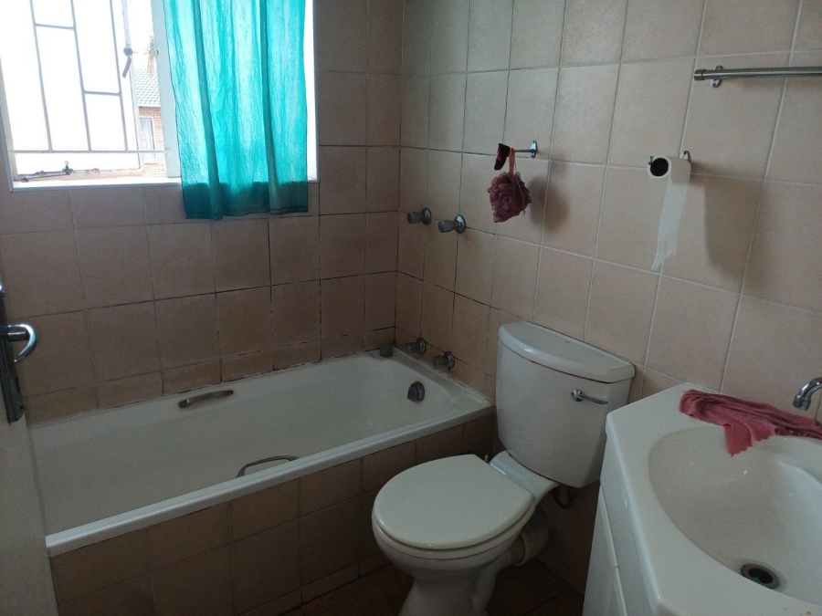 2 Bedroom Property for Sale in Birchleigh Gauteng