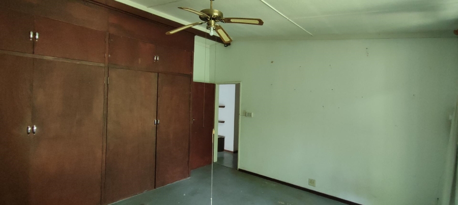 7 Bedroom Property for Sale in Waterkloof Ridge Gauteng