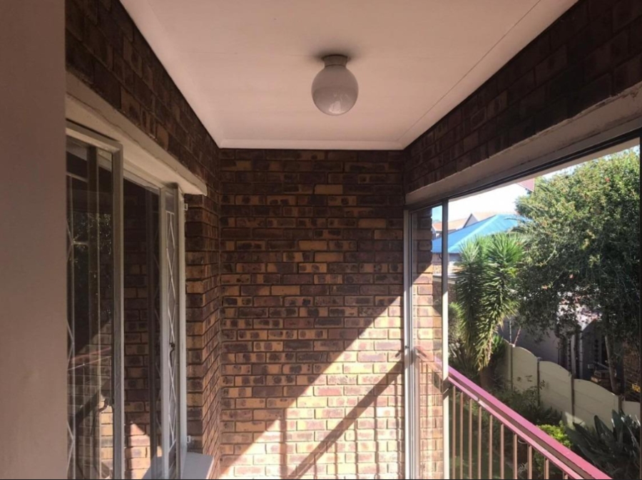 2 Bedroom Property for Sale in New Redruth Gauteng