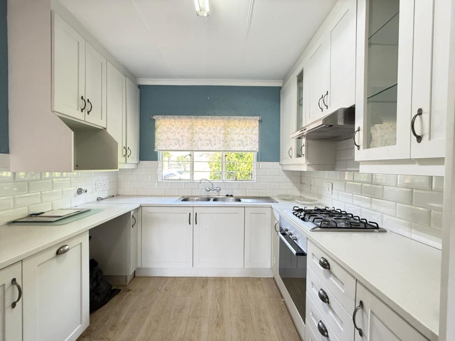 To Let 3 Bedroom Property for Rent in Rangeview Gauteng