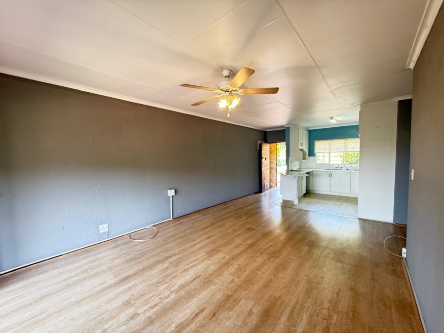 To Let 3 Bedroom Property for Rent in Rangeview Gauteng