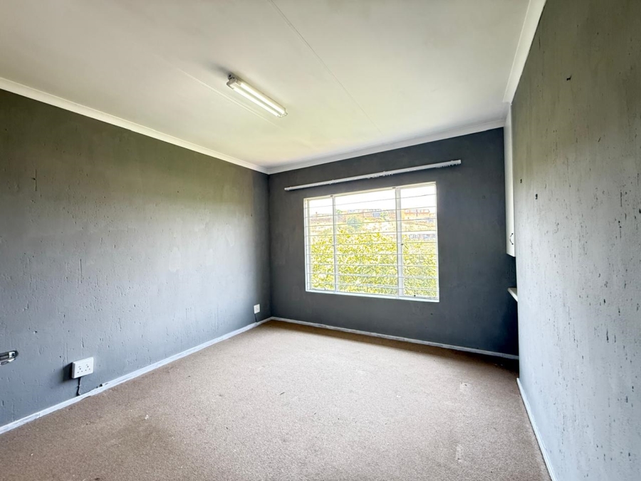 To Let 3 Bedroom Property for Rent in Rangeview Gauteng