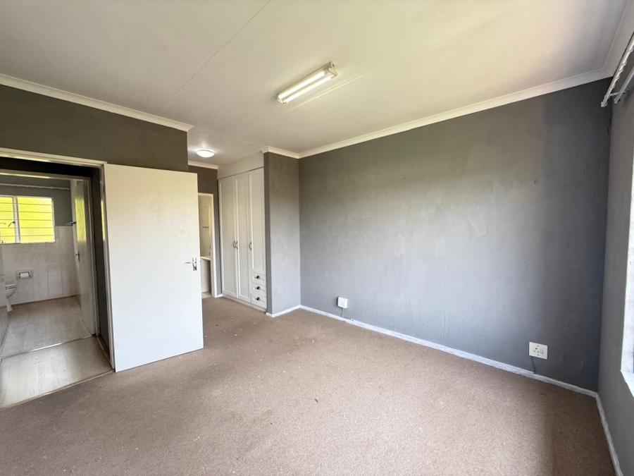 To Let 3 Bedroom Property for Rent in Rangeview Gauteng