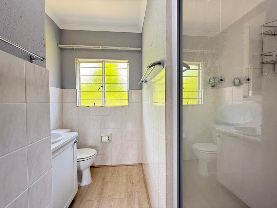 To Let 3 Bedroom Property for Rent in Rangeview Gauteng