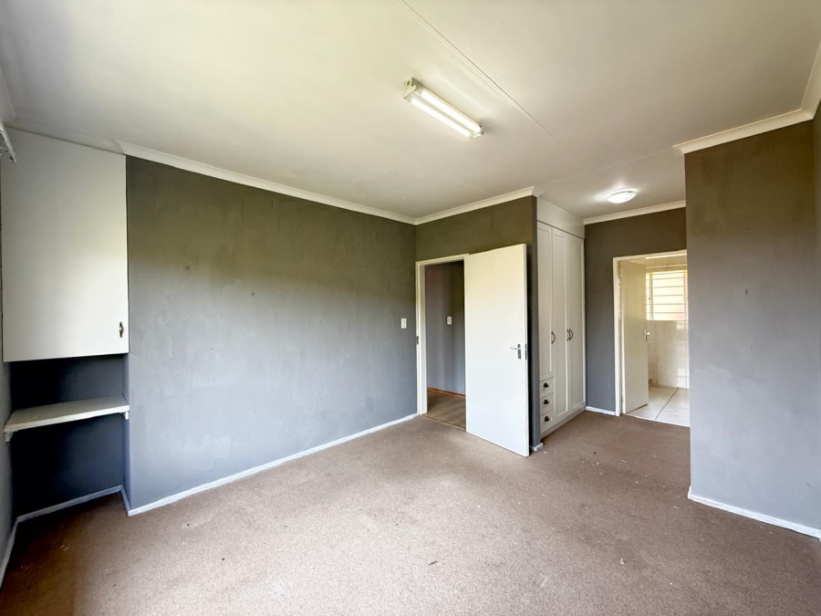 To Let 3 Bedroom Property for Rent in Rangeview Gauteng