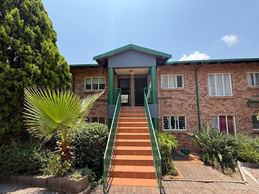 To Let 3 Bedroom Property for Rent in Rangeview Gauteng