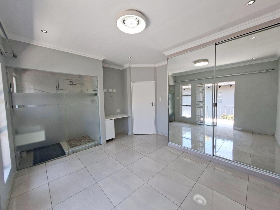 To Let 2 Bedroom Property for Rent in Douglasdale Gauteng