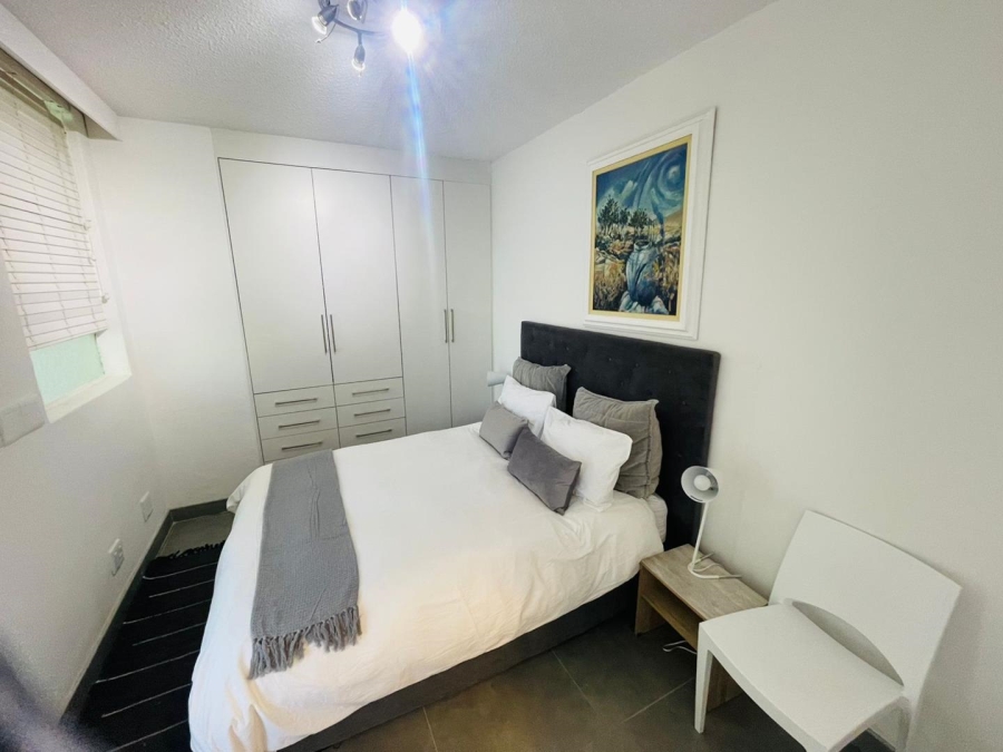 To Let 2 Bedroom Property for Rent in Sandhurst Gauteng