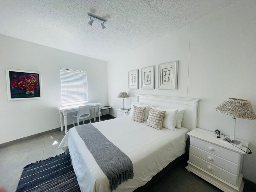 To Let 2 Bedroom Property for Rent in Sandhurst Gauteng