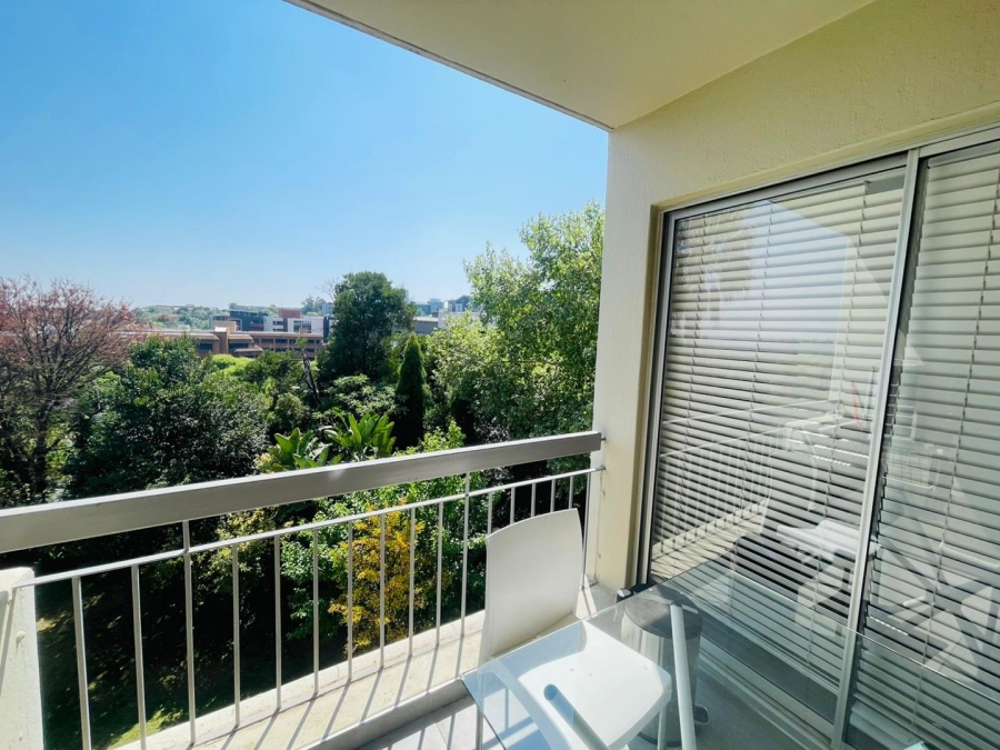 To Let 2 Bedroom Property for Rent in Sandhurst Gauteng