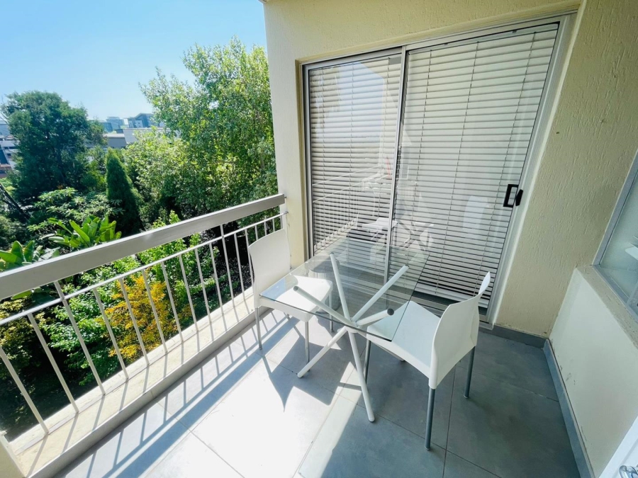 To Let 2 Bedroom Property for Rent in Sandhurst Gauteng