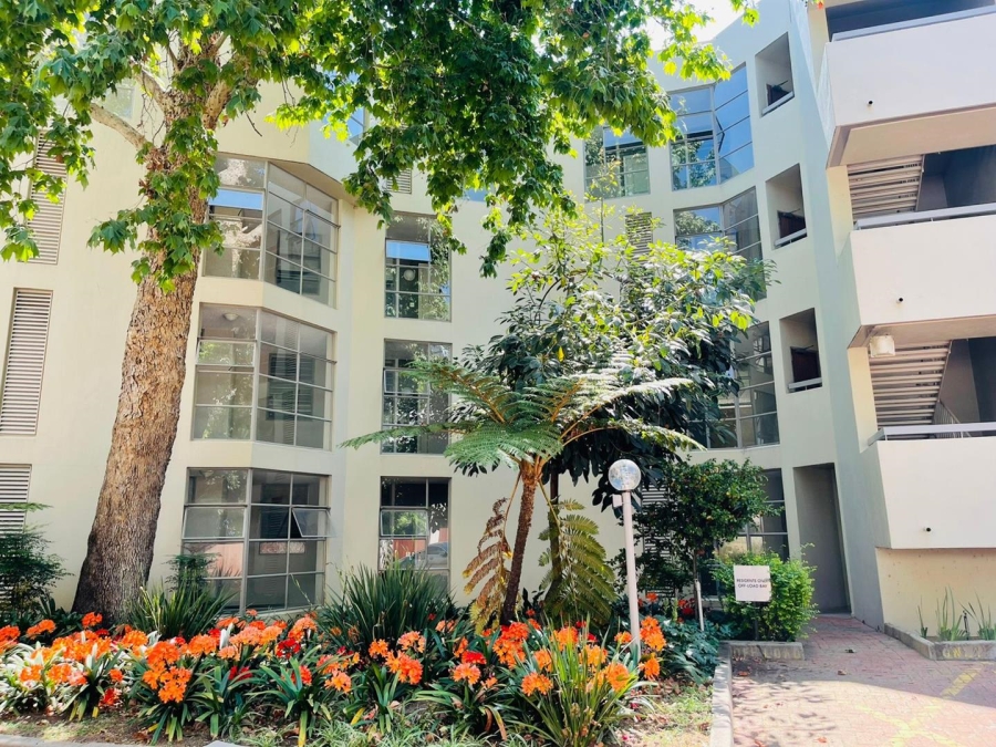 To Let 2 Bedroom Property for Rent in Sandhurst Gauteng