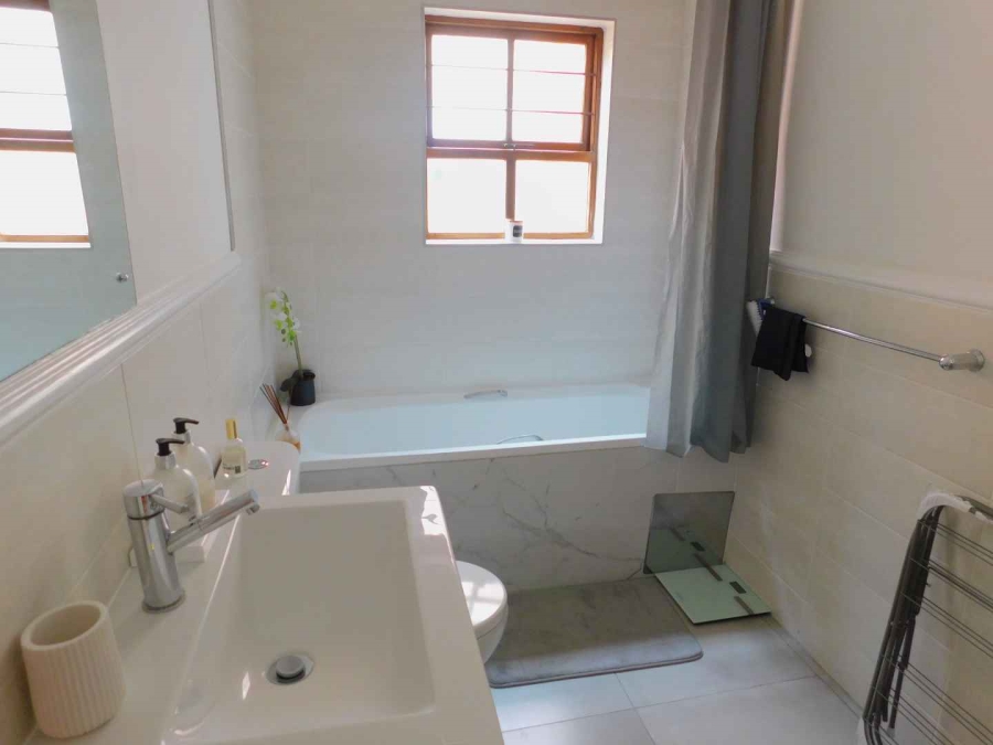 To Let 2 Bedroom Property for Rent in Bryanston Gauteng