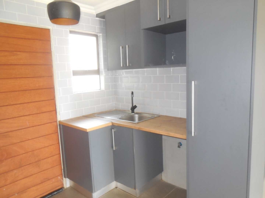 To Let 2 Bedroom Property for Rent in Silverton Gauteng