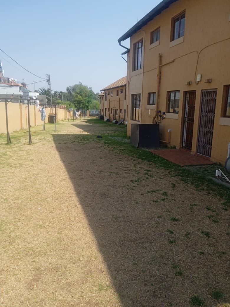 2 Bedroom Property for Sale in Florida Gauteng