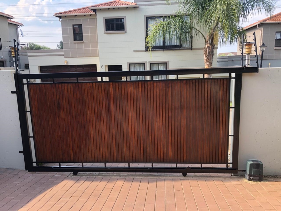 To Let 3 Bedroom Property for Rent in Morningside Gauteng