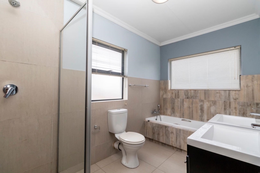 To Let 4 Bedroom Property for Rent in Carlswald Gauteng