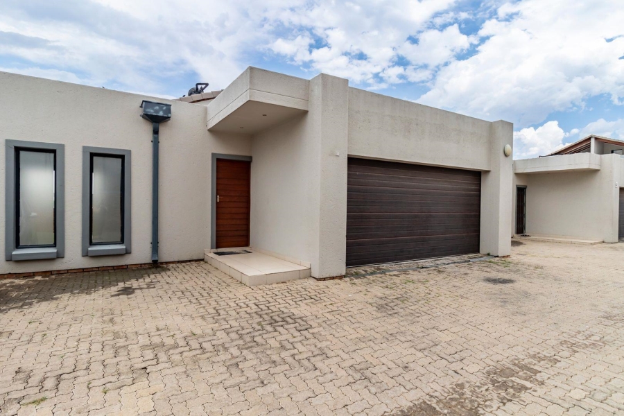To Let 4 Bedroom Property for Rent in Carlswald Gauteng