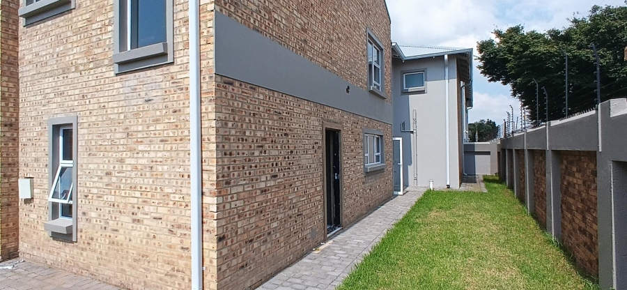 4 Bedroom Property for Sale in Beyerspark Gauteng
