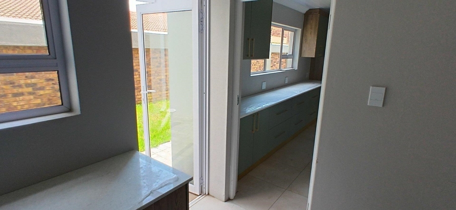 4 Bedroom Property for Sale in Beyerspark Gauteng