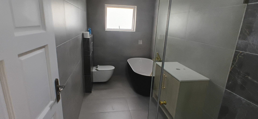 4 Bedroom Property for Sale in Beyerspark Gauteng