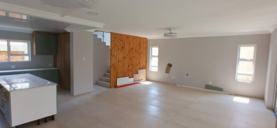 4 Bedroom Property for Sale in Beyerspark Gauteng