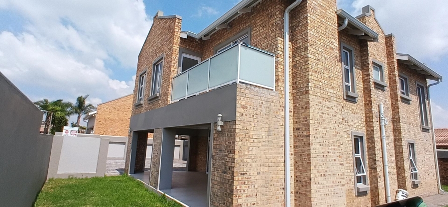 4 Bedroom Property for Sale in Beyerspark Gauteng