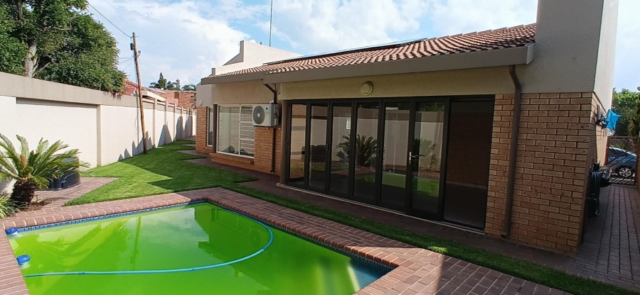3 Bedroom Property for Sale in Sunward Park Gauteng