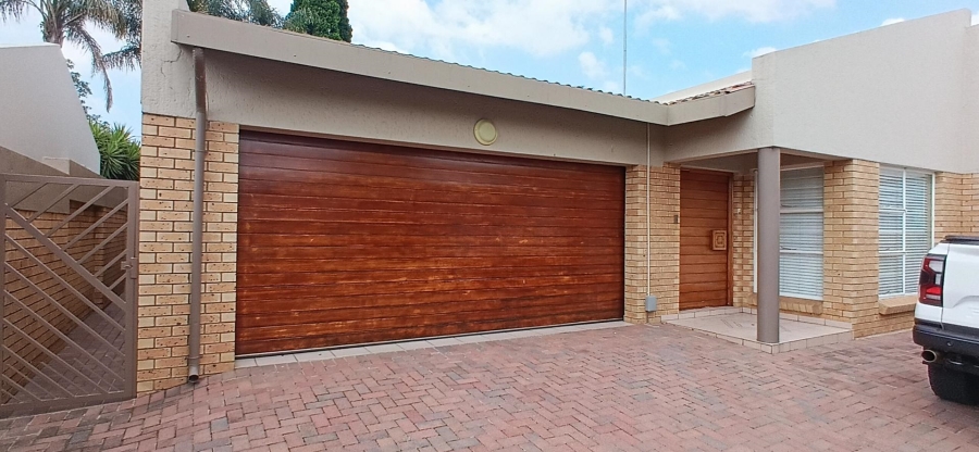 3 Bedroom Property for Sale in Sunward Park Gauteng