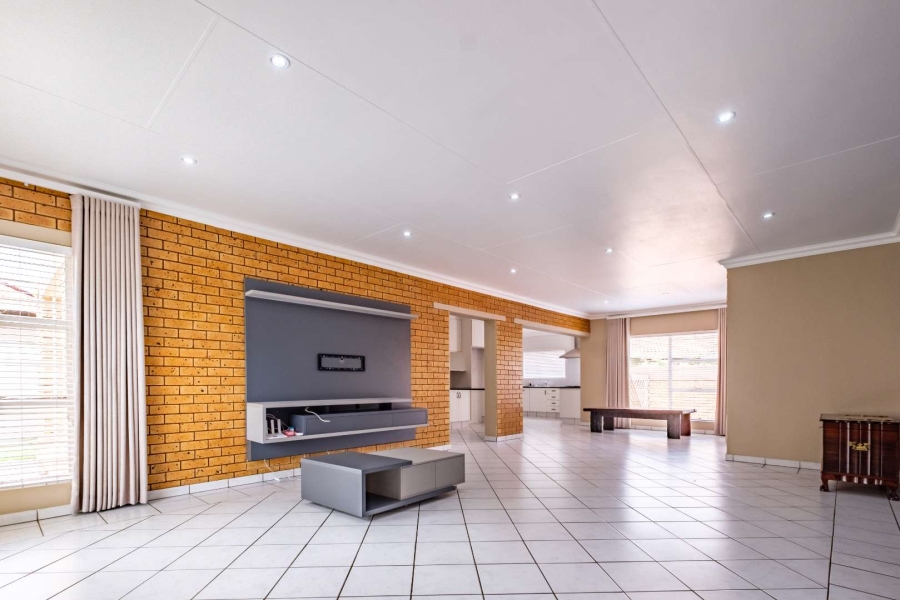 3 Bedroom Property for Sale in Sunward Park Gauteng