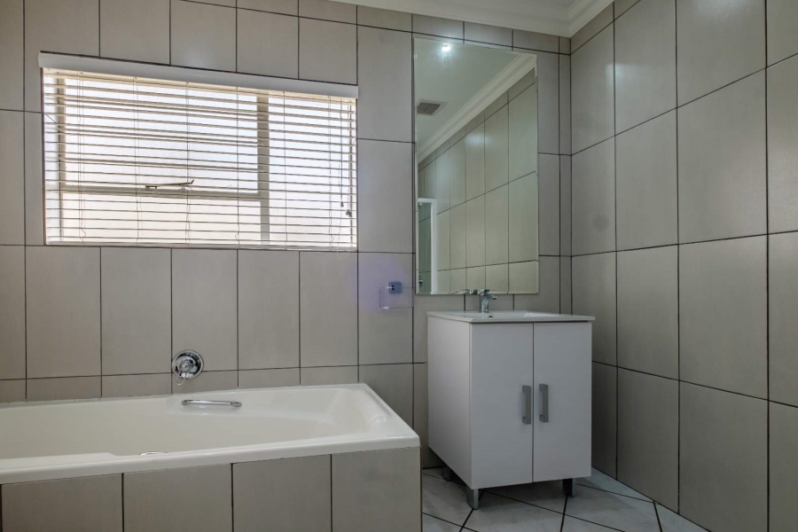 3 Bedroom Property for Sale in Sunward Park Gauteng