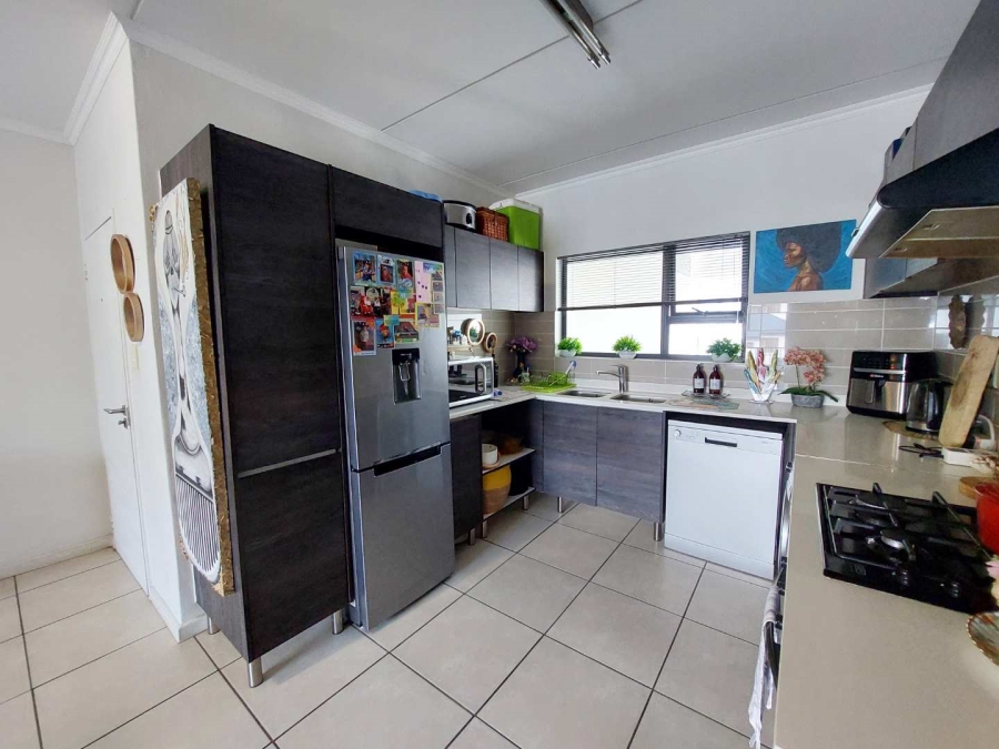 To Let 2 Bedroom Property for Rent in Bryanston Gauteng