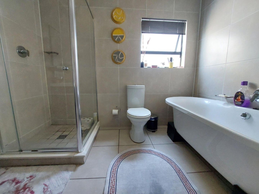 To Let 2 Bedroom Property for Rent in Bryanston Gauteng