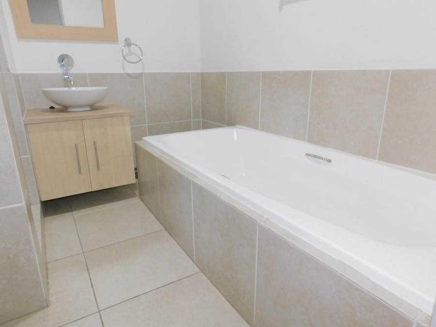 To Let 3 Bedroom Property for Rent in Strathavon Gauteng