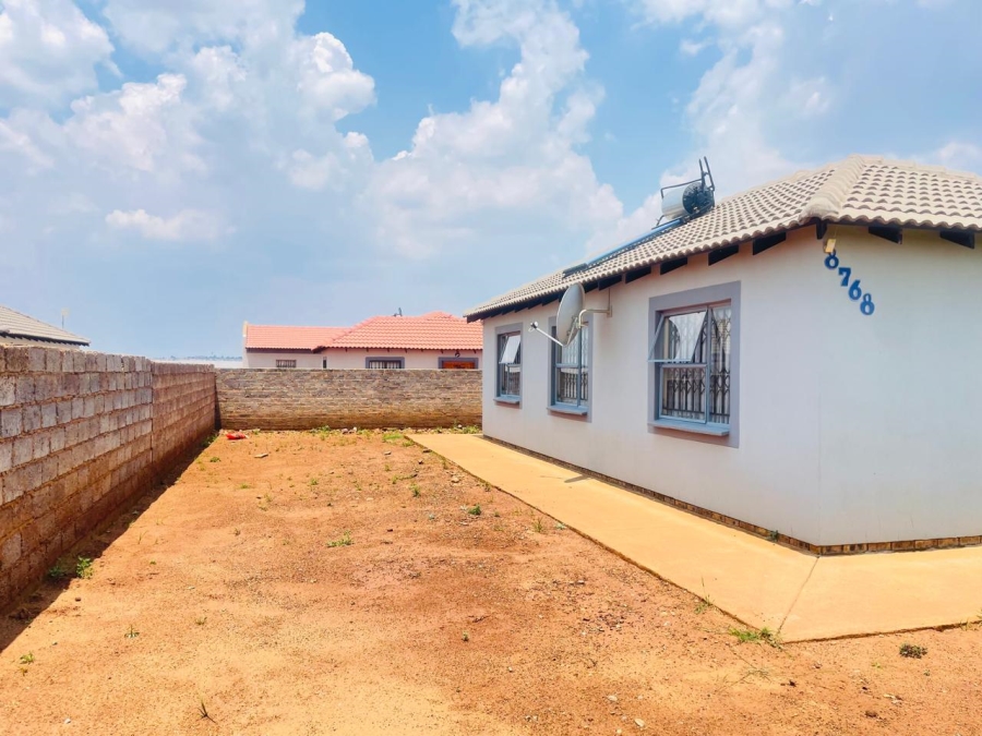 3 Bedroom Property for Sale in Lufhereng Gauteng