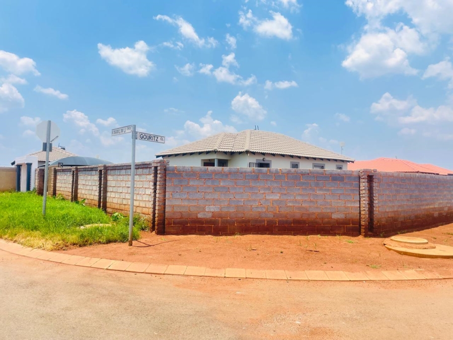 3 Bedroom Property for Sale in Lufhereng Gauteng