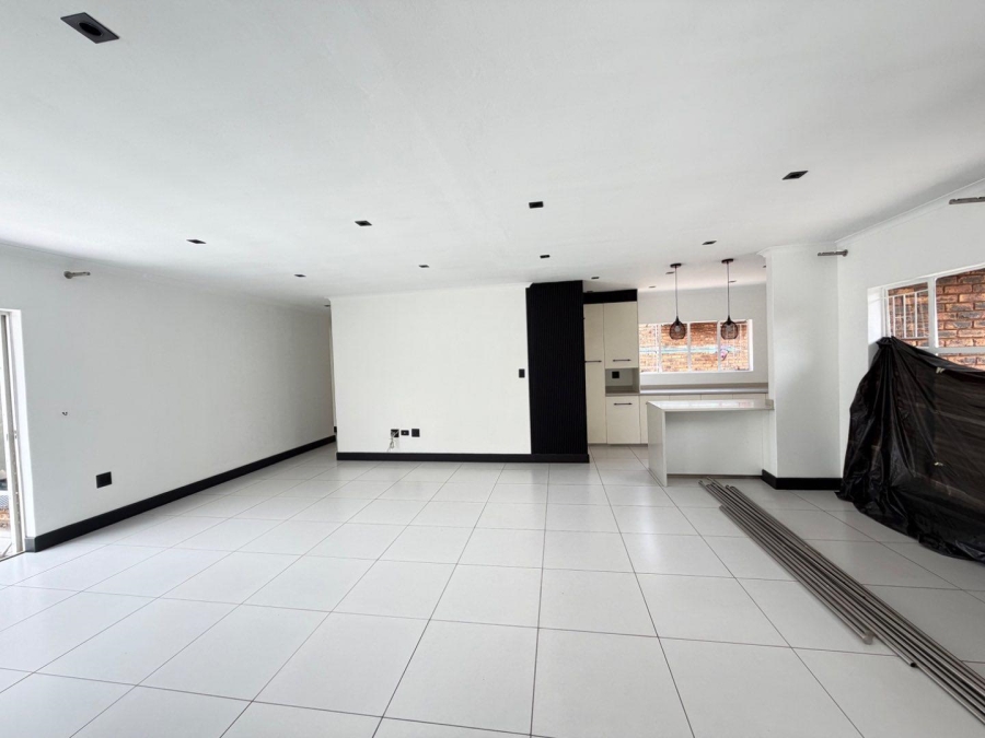 To Let 3 Bedroom Property for Rent in Beyerspark Gauteng