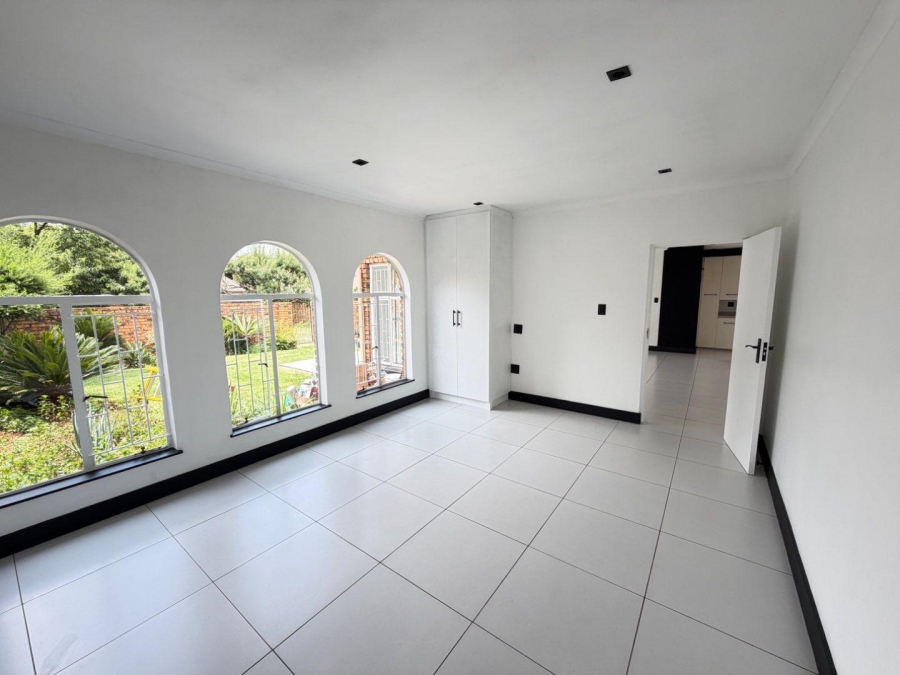 To Let 3 Bedroom Property for Rent in Beyerspark Gauteng