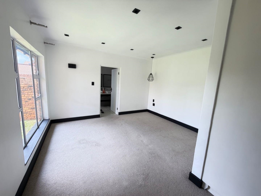 To Let 3 Bedroom Property for Rent in Beyerspark Gauteng