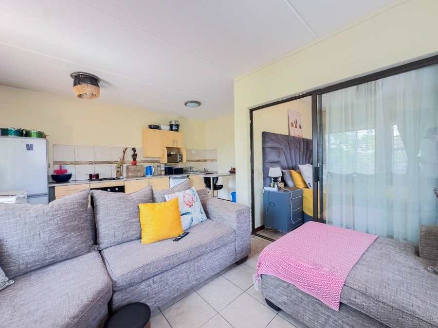 2 Bedroom Property for Sale in Dorandia Gauteng