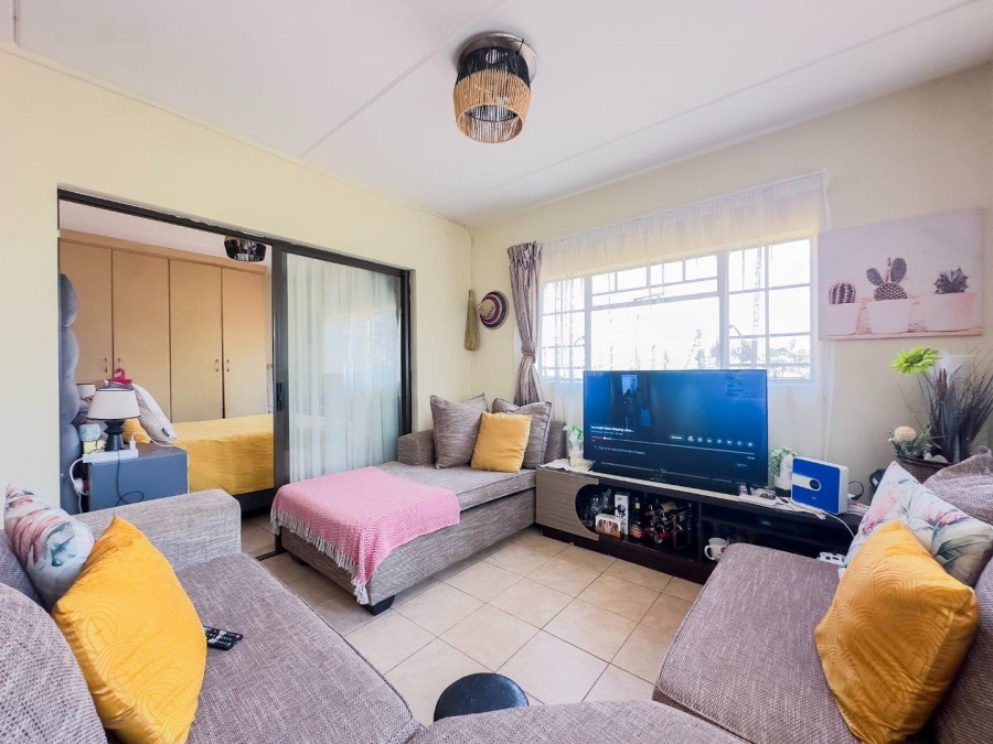 2 Bedroom Property for Sale in Dorandia Gauteng