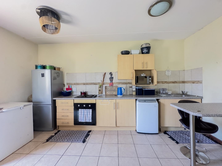 2 Bedroom Property for Sale in Dorandia Gauteng