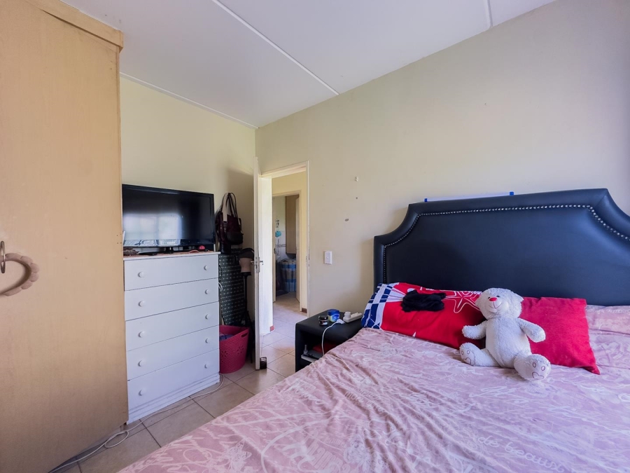 2 Bedroom Property for Sale in Dorandia Gauteng